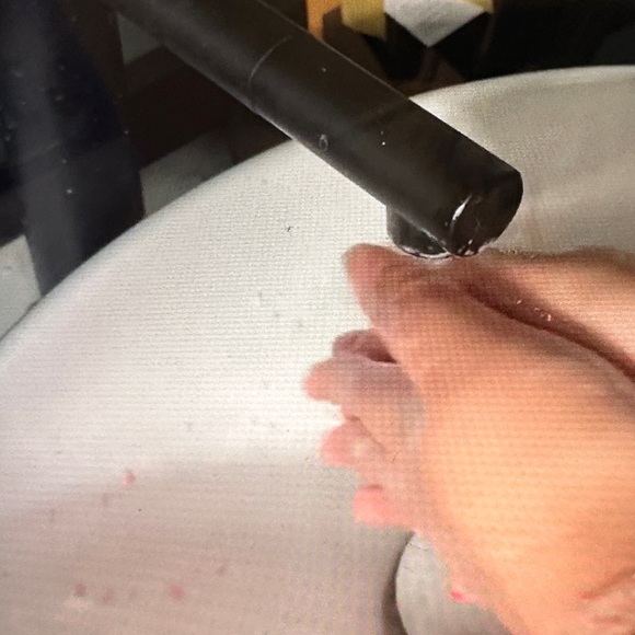 Last one ! Purple and Blue Rose Soap Gift Set. New in box. Great Mother’s Day - Picture 4 of 4